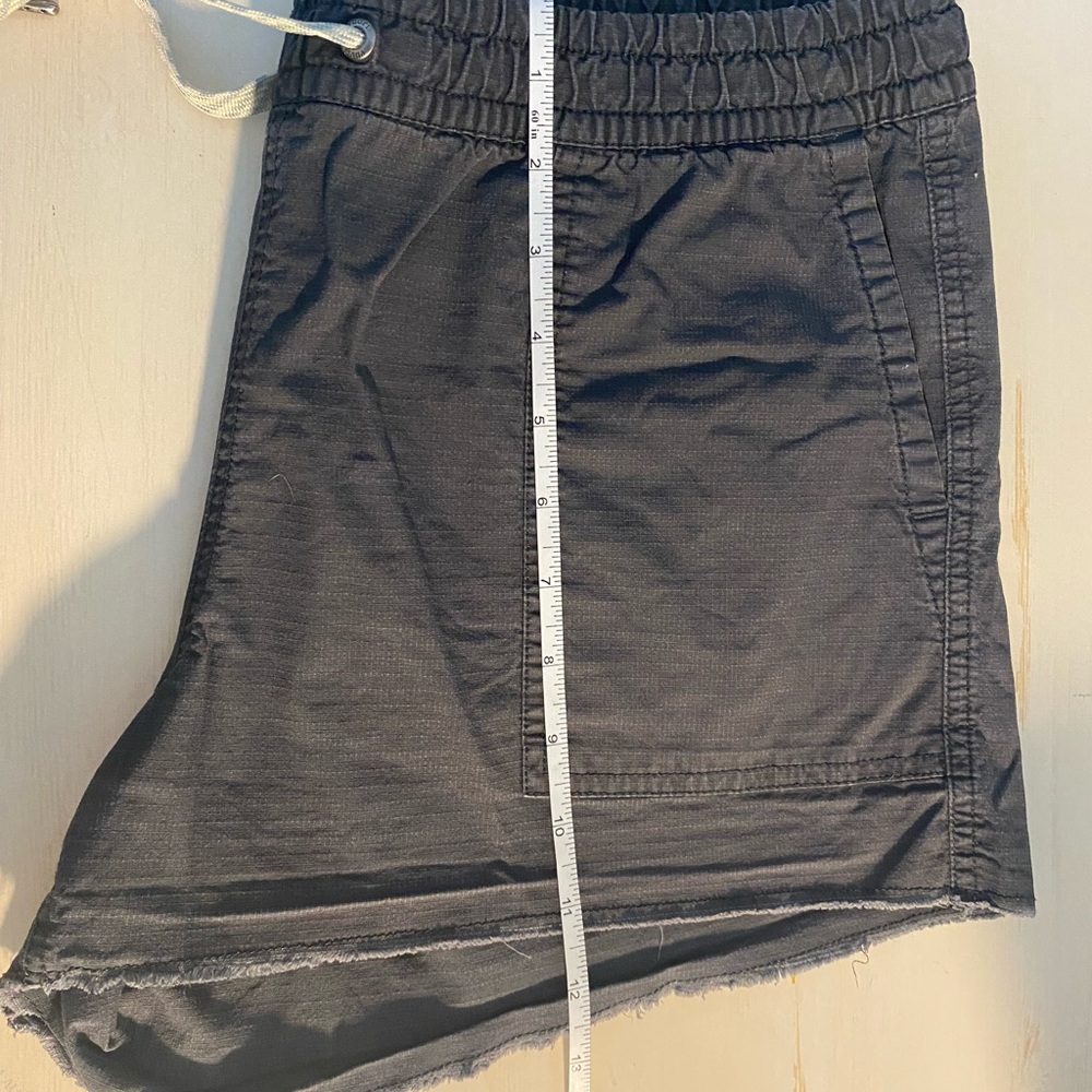 Vuori Ripstop Gray Drawstring Athletic Shorts - image 9